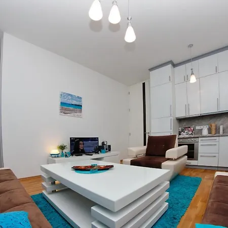 Apartment Apartman Centar- Free Parking